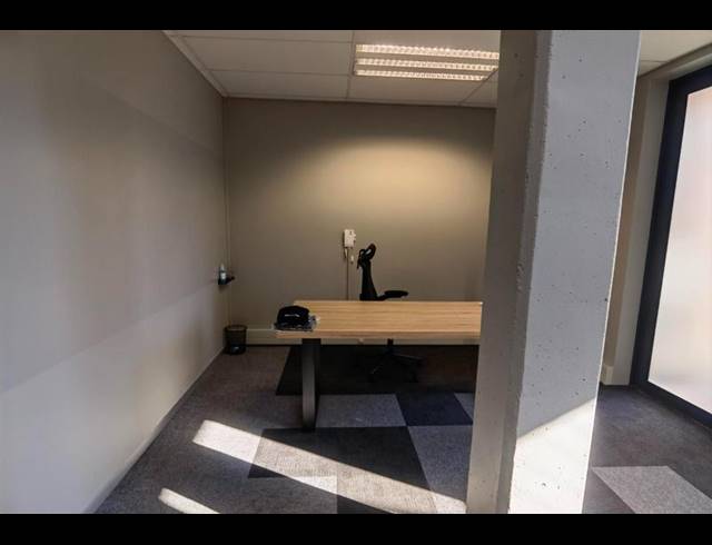 BUSINESS PROPERTY TO RENT IN LYNNWOOD